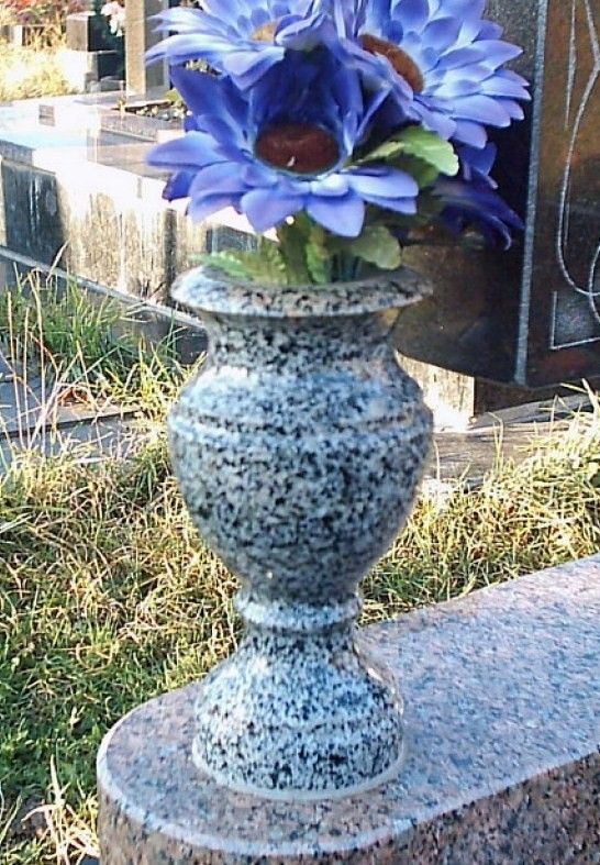 покостовский гранит ваза